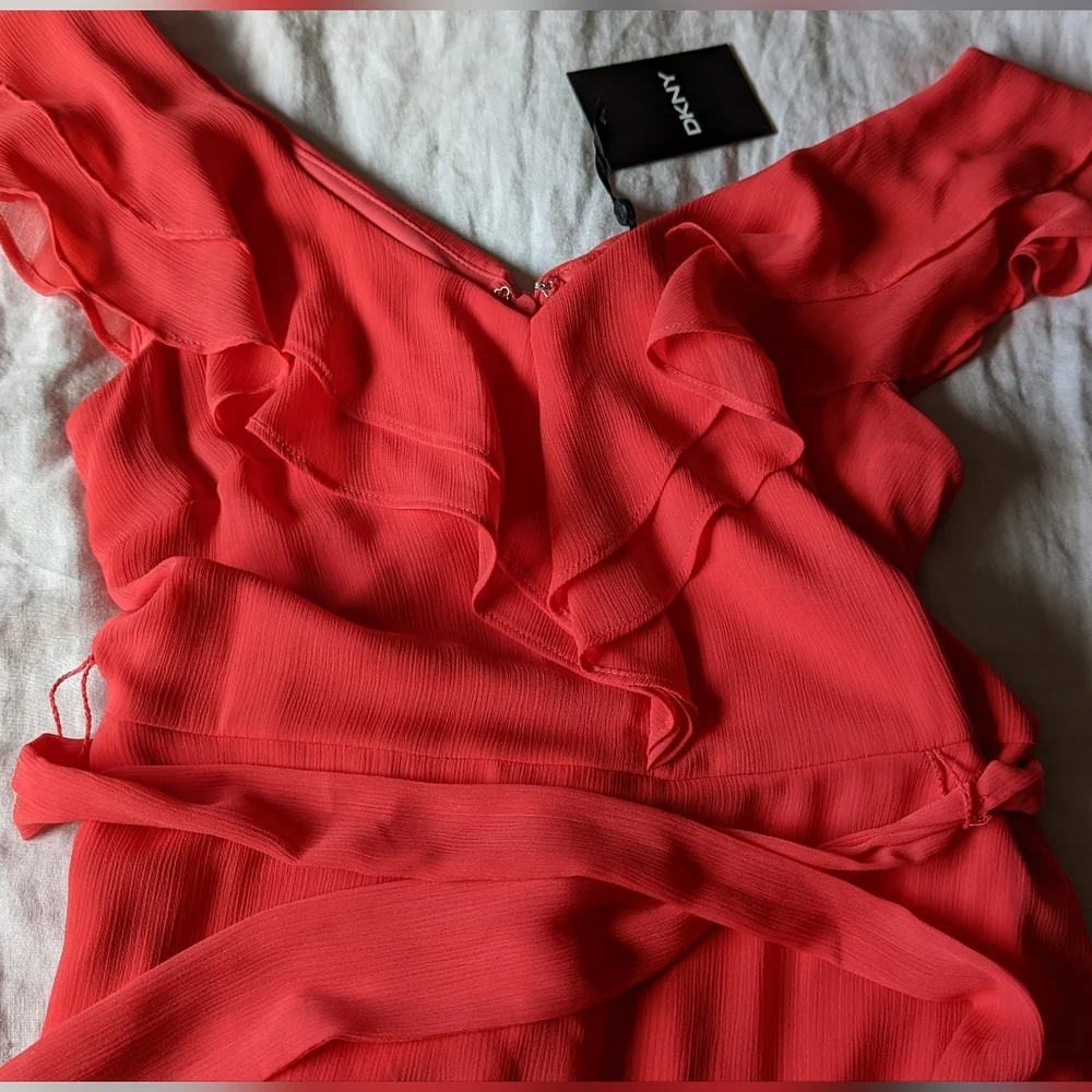 NWT DKNY Ruffled crepon dress 4 coral - Picture 4 of 6